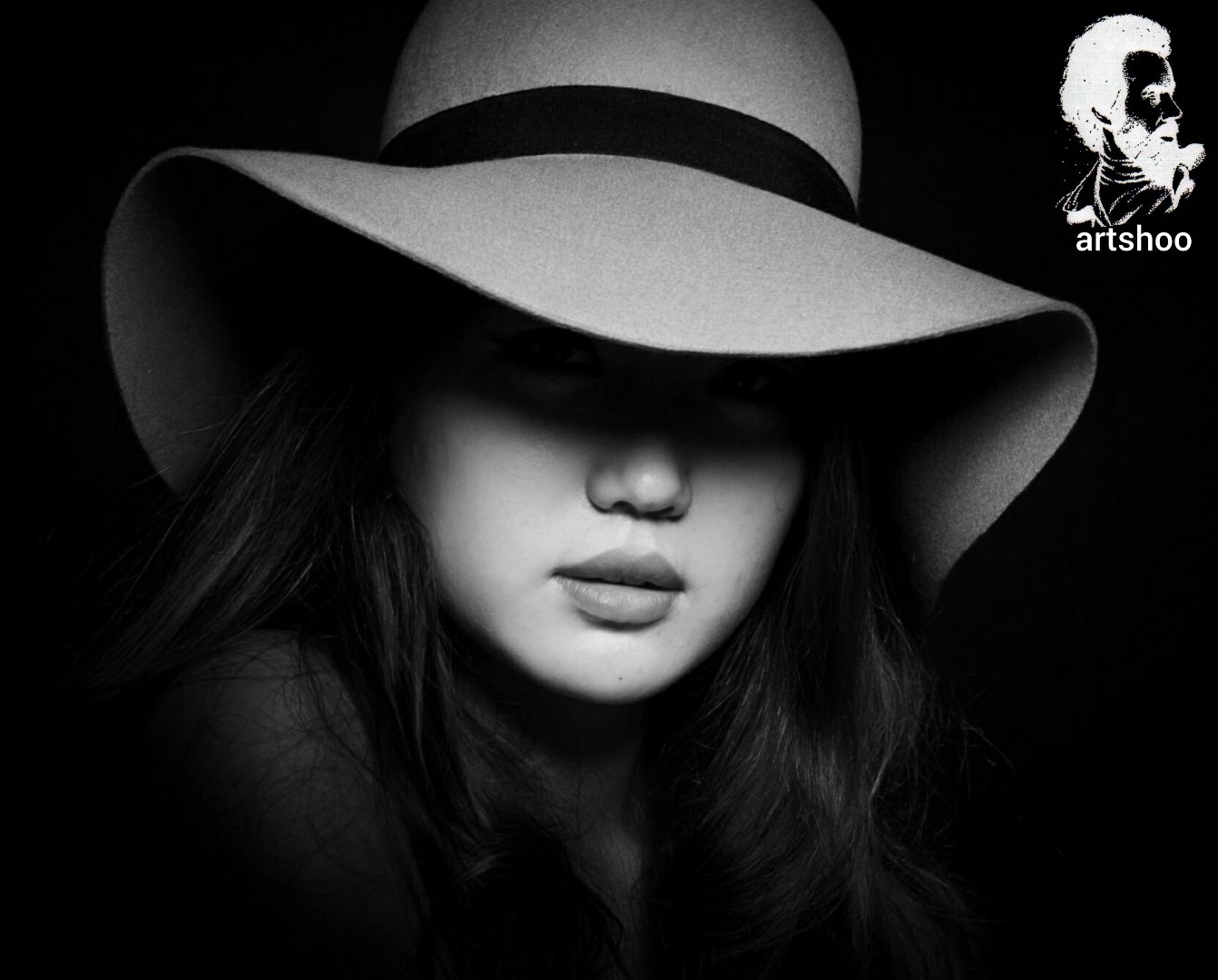 مدل سیاه قلم اورژینال